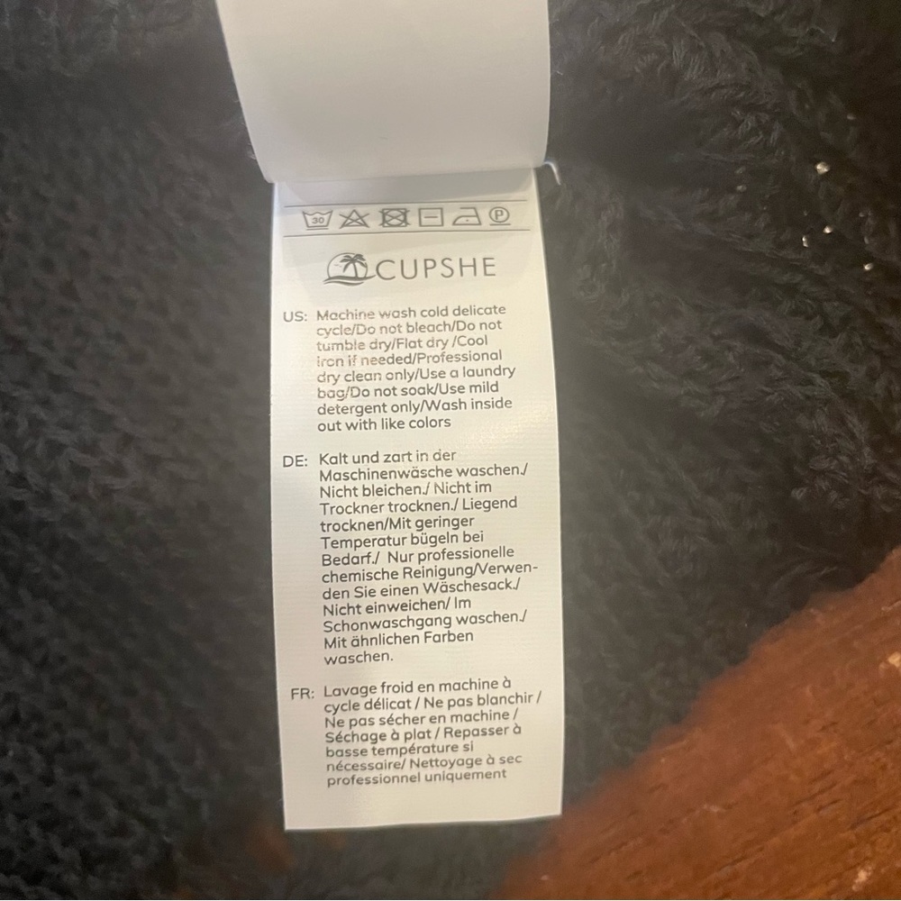 NWT CUPSHE sz M black cutout scalloped sweater/swim cover - Picture 7 of 10